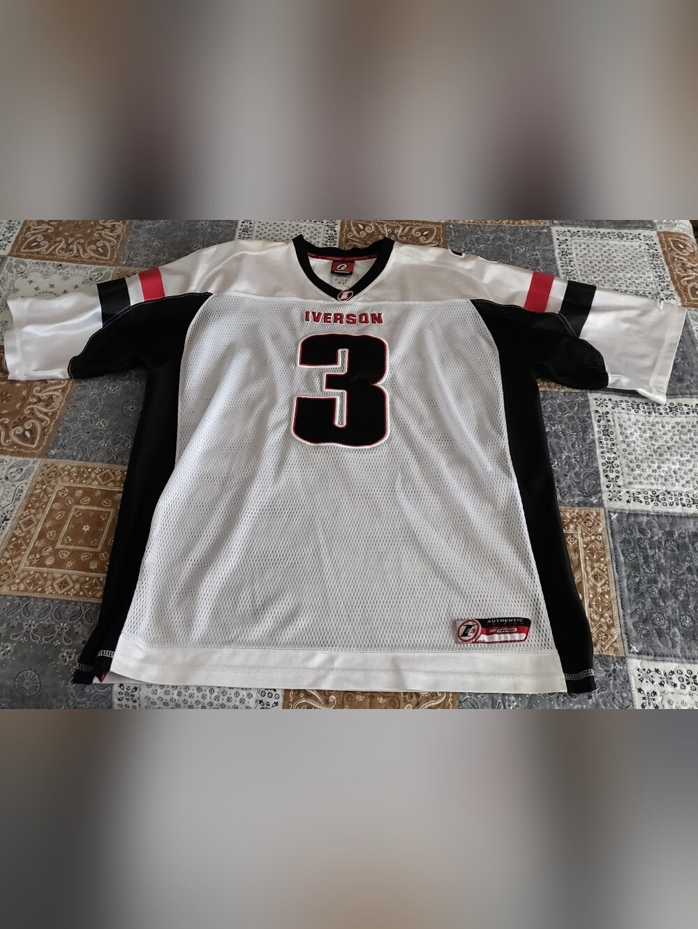 VTG REEBOK ALLEN IVERSON Sz L FOOTBALL JERSEY I3 BASKETBALL